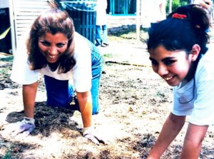 Image of Hispanic Mother-Daughter Program/Con Mi MADRE Participants